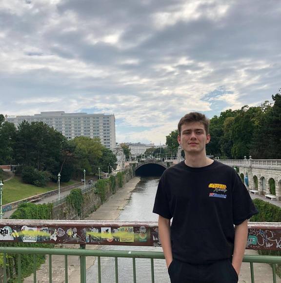 Meet your Posher, Andreas - Picture 1 of 1